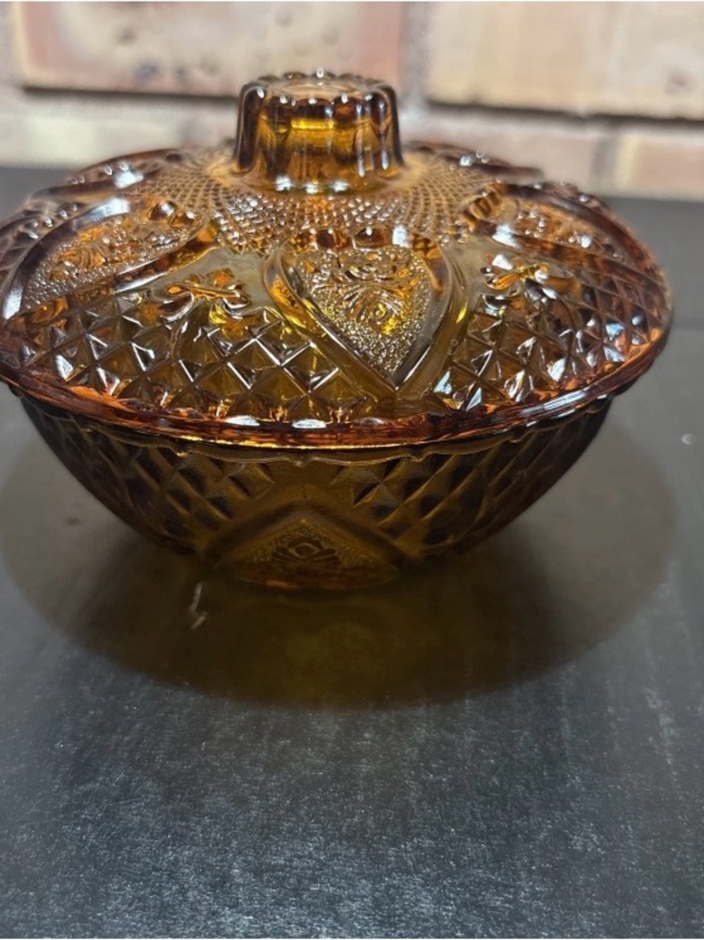VINTAGE AMBER GLASS CANDY  DISH WITH HEART ROSES   With LID FNG